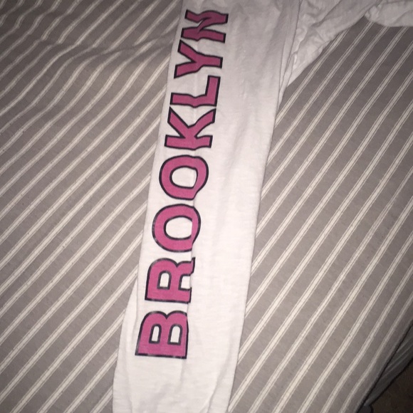 Tommy Shirt🔥🌊 - Picture 3 of 3